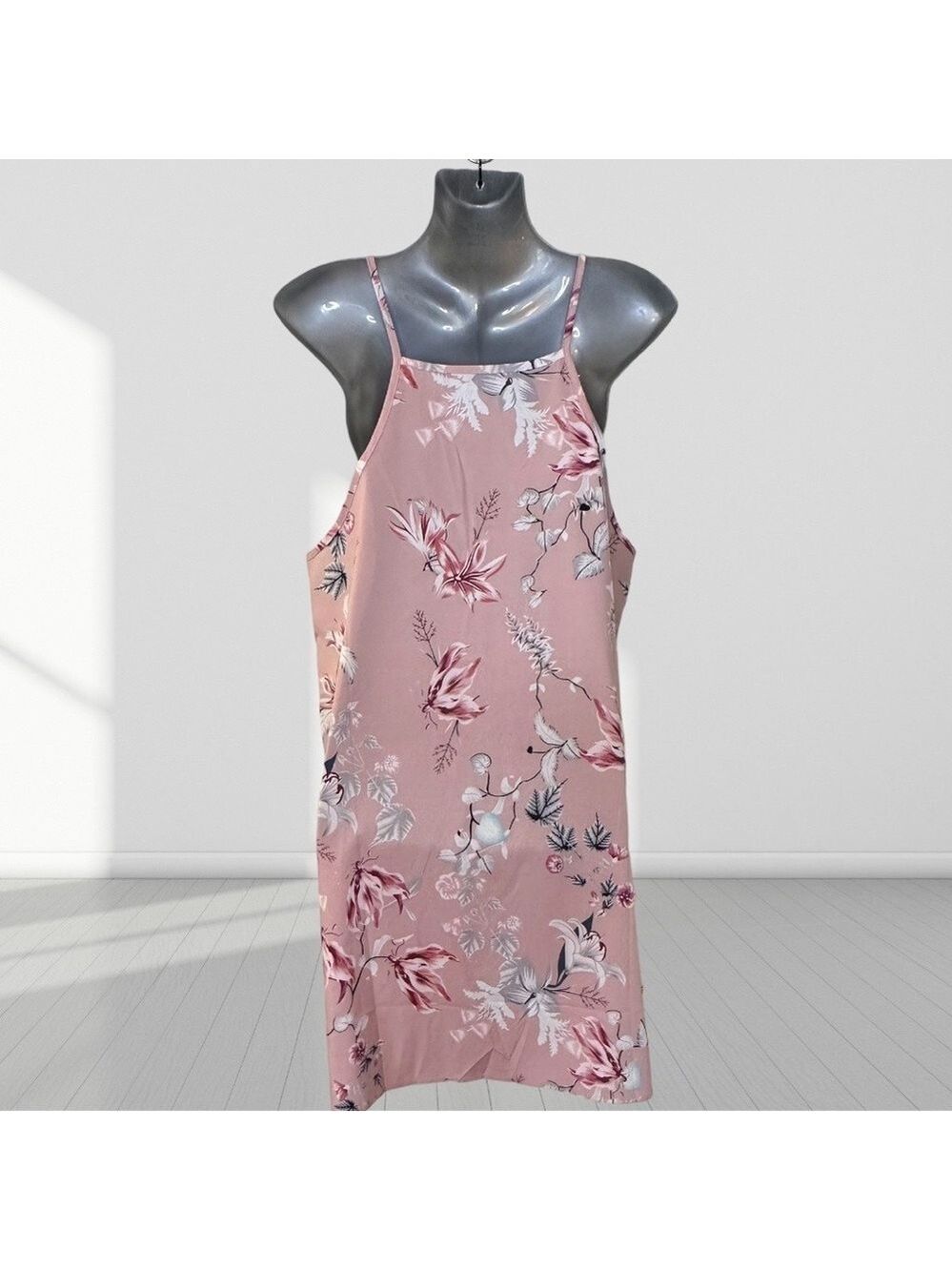 •🌼3/$15🌼 woman Summer floral dress - Picture 4 of 8